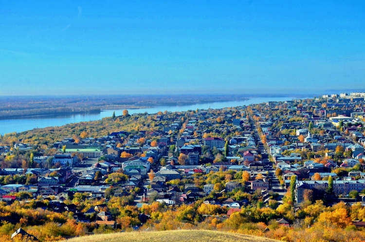 Вольск перед тобою.