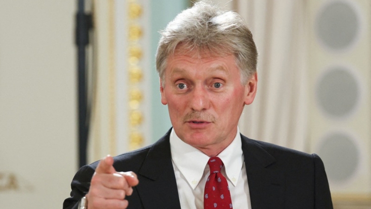 Пресс-секретарь президента России Дмитрий Песков заявил на брифинге, что увеличение налога на добавленную стоимость (НДС) в стране не противоречит обещаниям главы государства Владимира Путина о фиксации налоговых параметров до 2030 года.